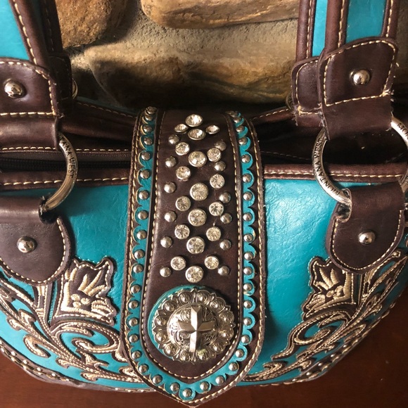 🦋Cross & Rhinestone Pocketbook🦋 - Picture 2 of 7